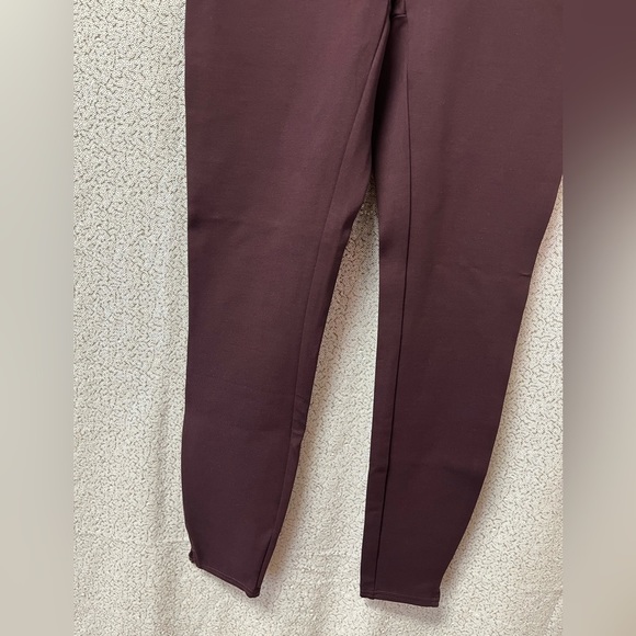 Spanx Ankle Length Ponte Hem Slit Leggings brandywine | size medium - Picture 3 of 10